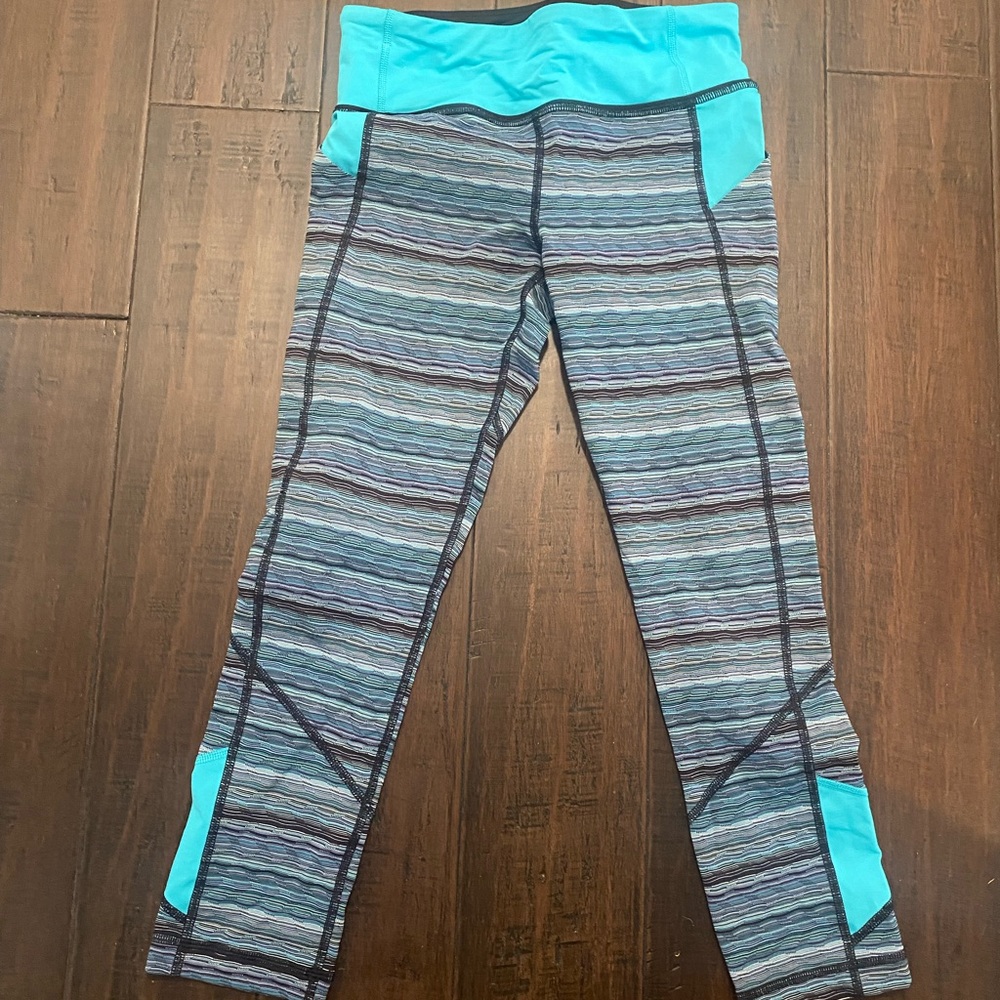 Lululemon crops in teal/multicolor